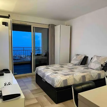 A Fontvieille Apartment *